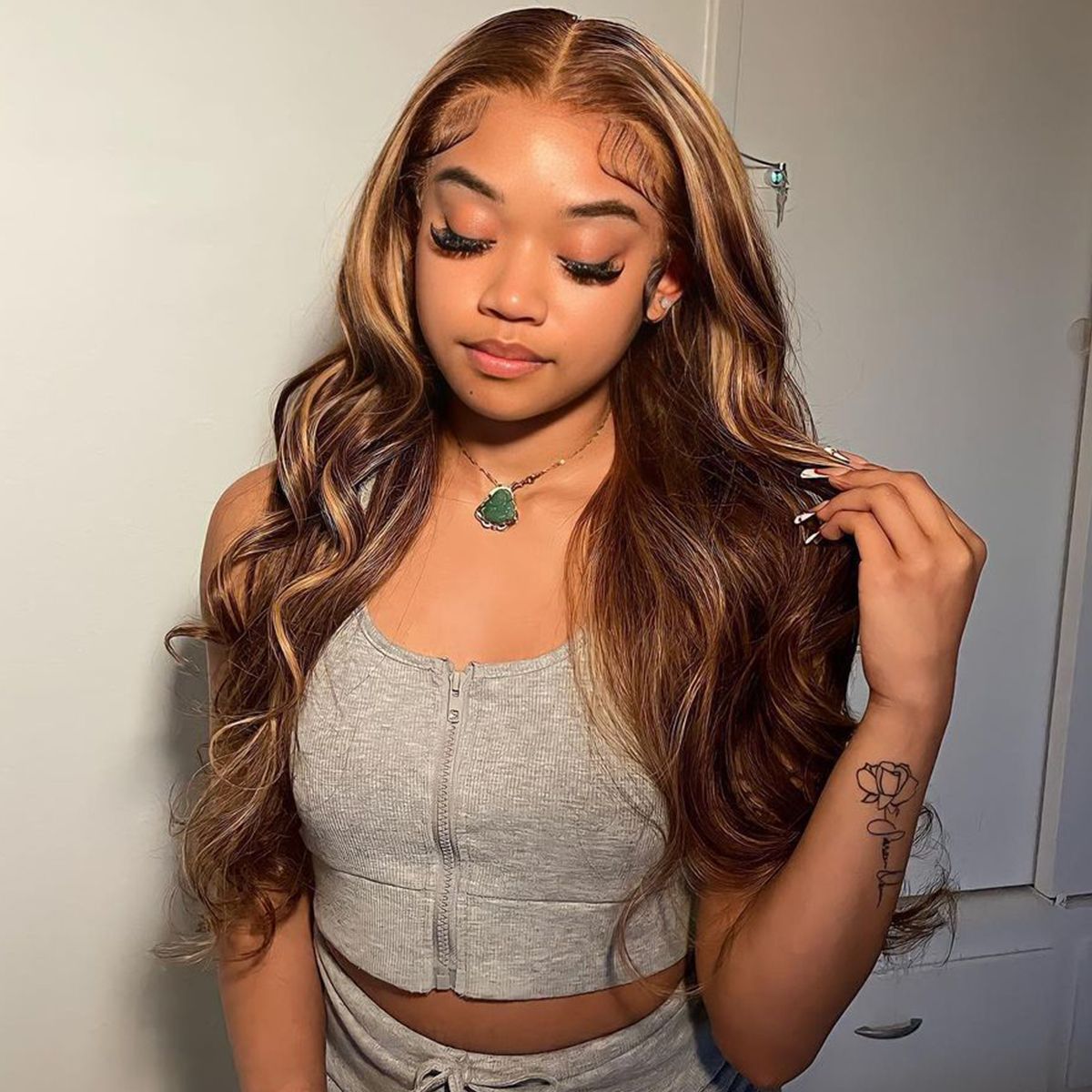 P4/27 Honey Blonde Body Wave 4x4 Lace Closure Wig 150% Density